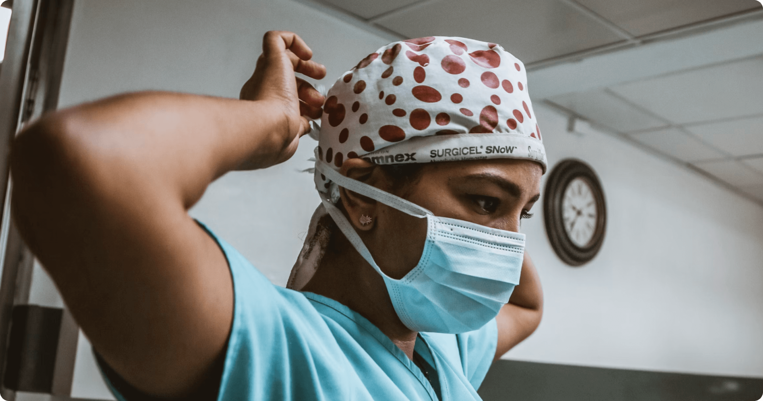 Cardiothoracic Surgery specialty doctor surgeon prepares for surgery